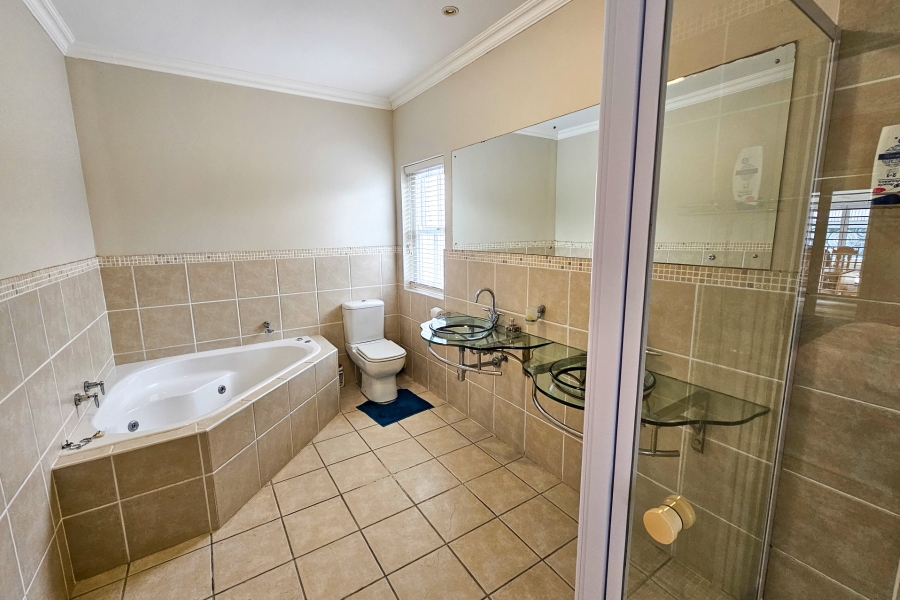 4 Bedroom Property for Sale in Goose Valley Western Cape